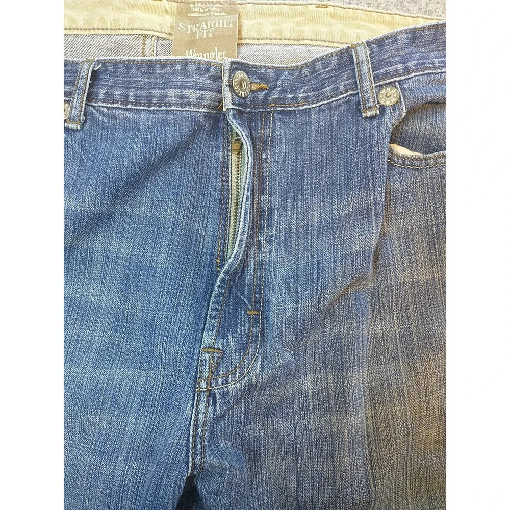 Wrangler Mens Straight Fit Jean 42x30 Medium Wash Blue Cotton 95CAWNN Distressed